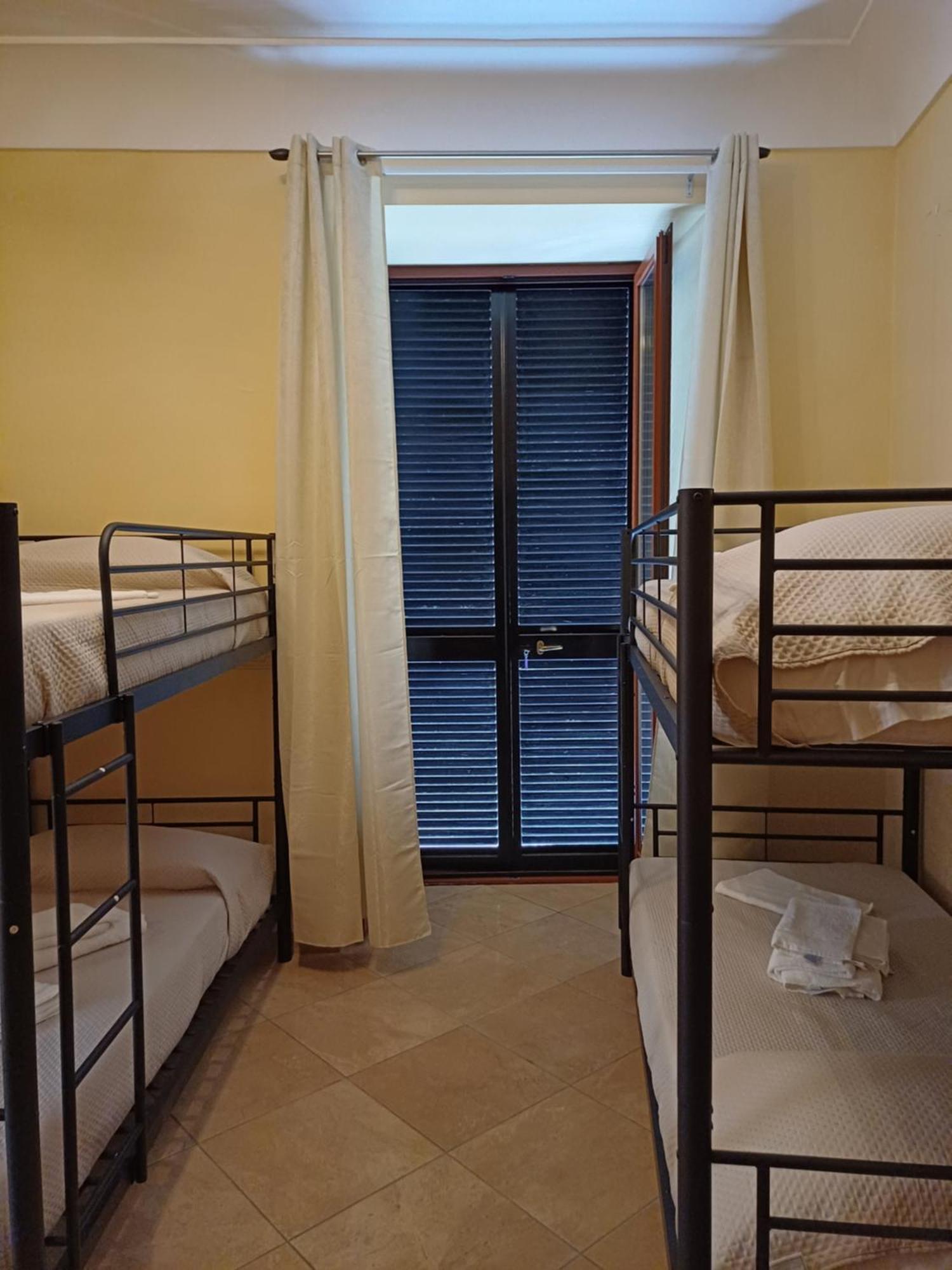 Ostello Napoli Town Екстериор снимка