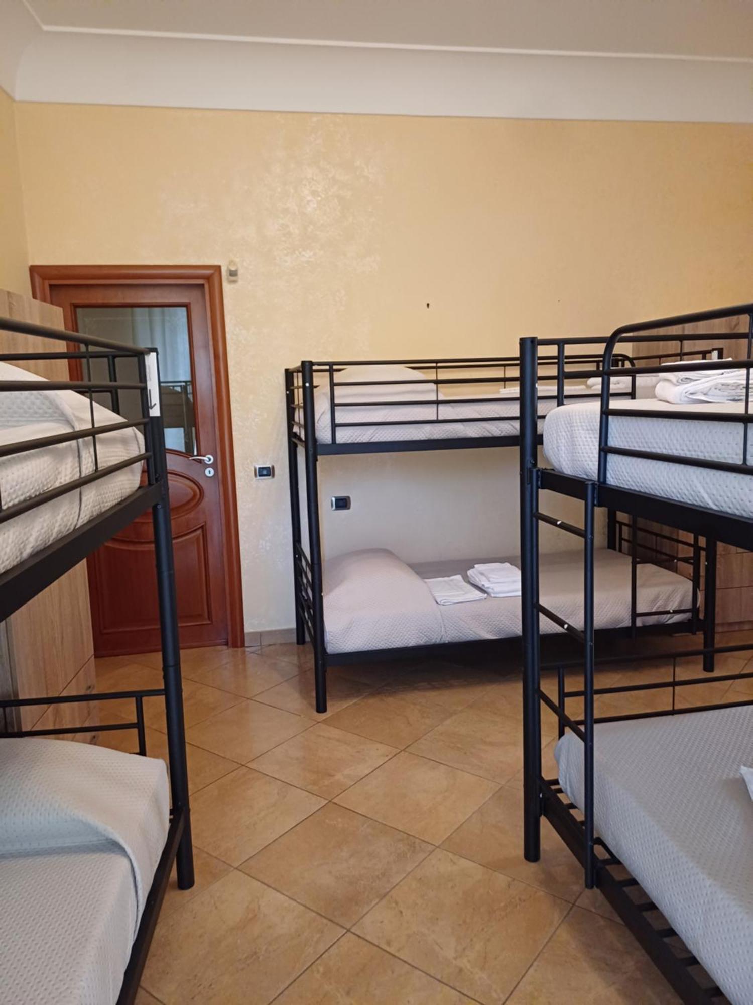 Ostello Napoli Town Екстериор снимка