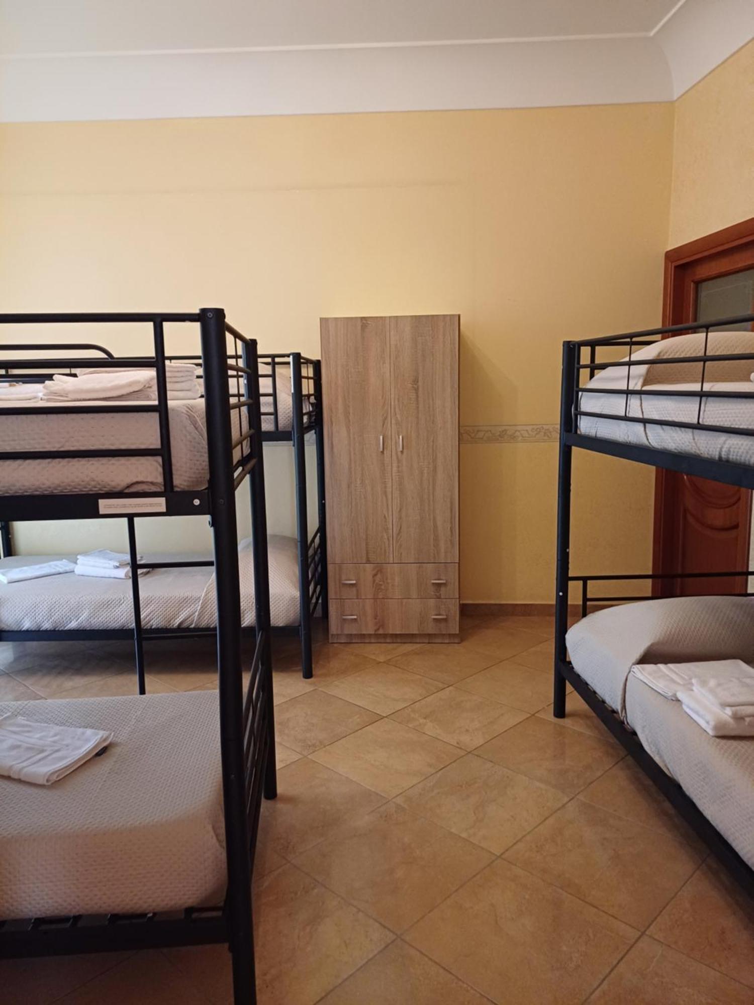 Ostello Napoli Town Екстериор снимка